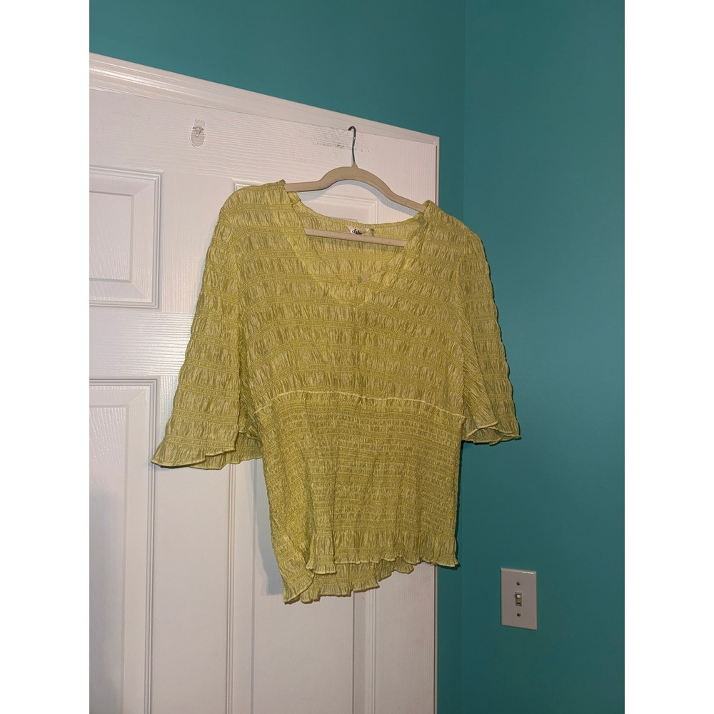 Dalin Yellow Textured Smocked V-Neck Top Short Sleeve Peplum Blouse 1X NEW